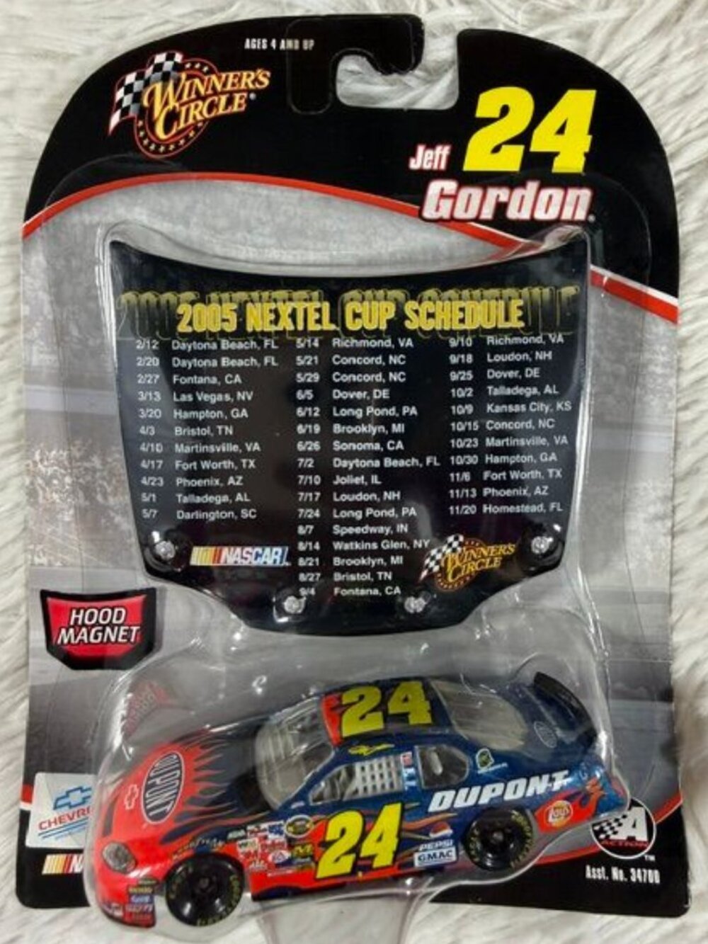 Vintage Winner's Circle Jeff Gordon 1/64 Scale Car w/2005 Nextel Cup Hood Magnet